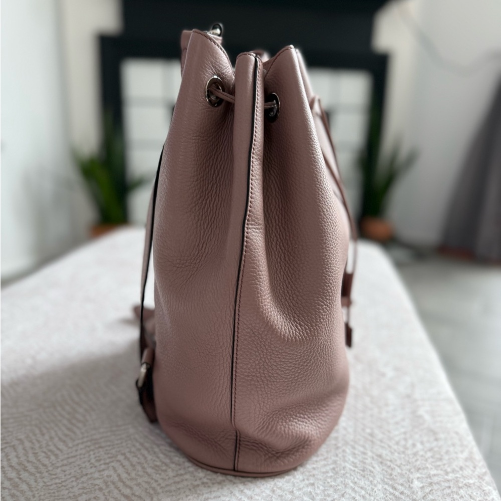 Gucci Pink Leather Drawstring Backpack - Picture 3 of 12